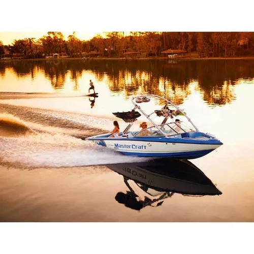 Inboard Ski Boat w/ Tower 18’5″ to 19’4″ Length 90″ Beam